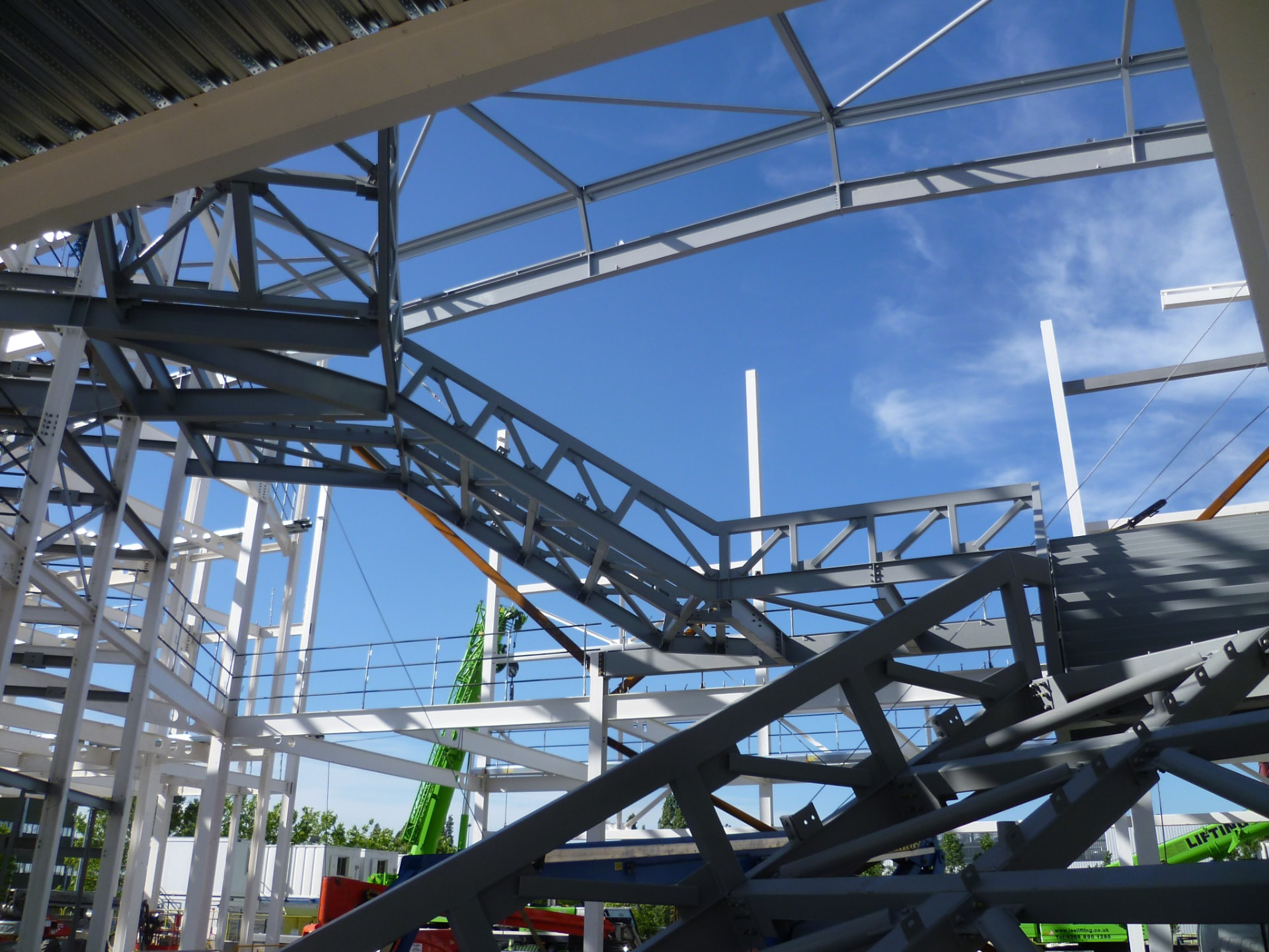 BSkyB Meeting Centre, Osterley, West London — Steel frame under construction